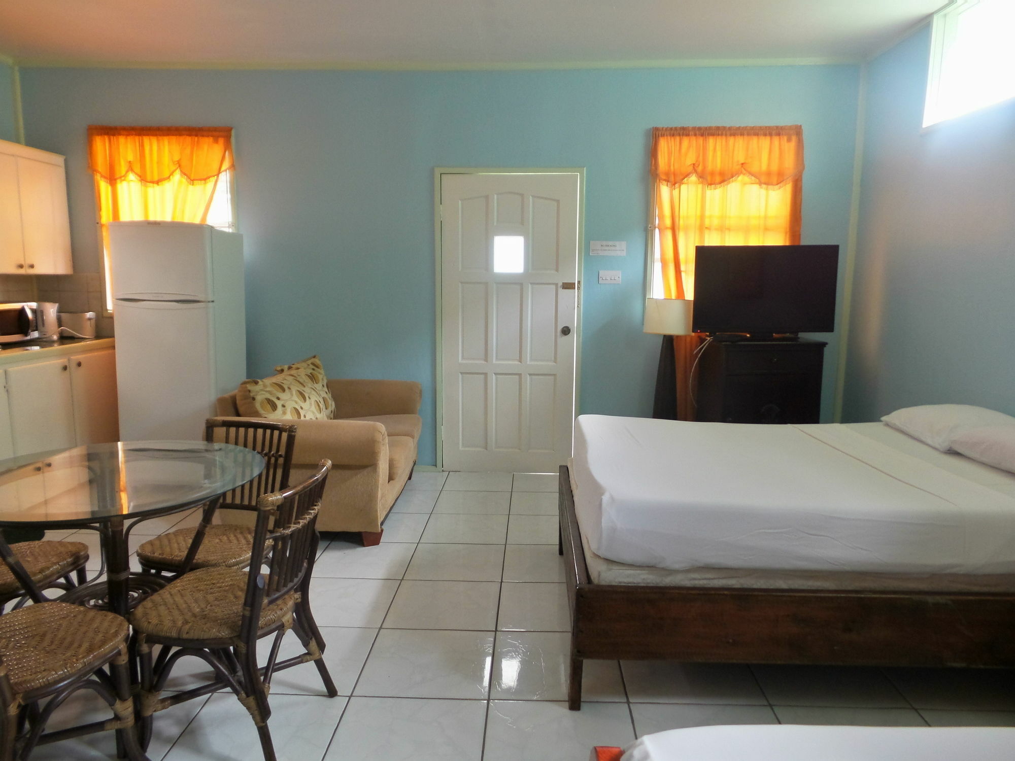 Capt. Harris Suites St. George's Exterior photo